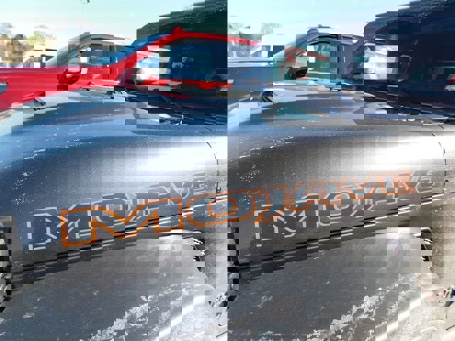 Used 2024 Jeep Gladiator Mojave w/ Technology Group image 5