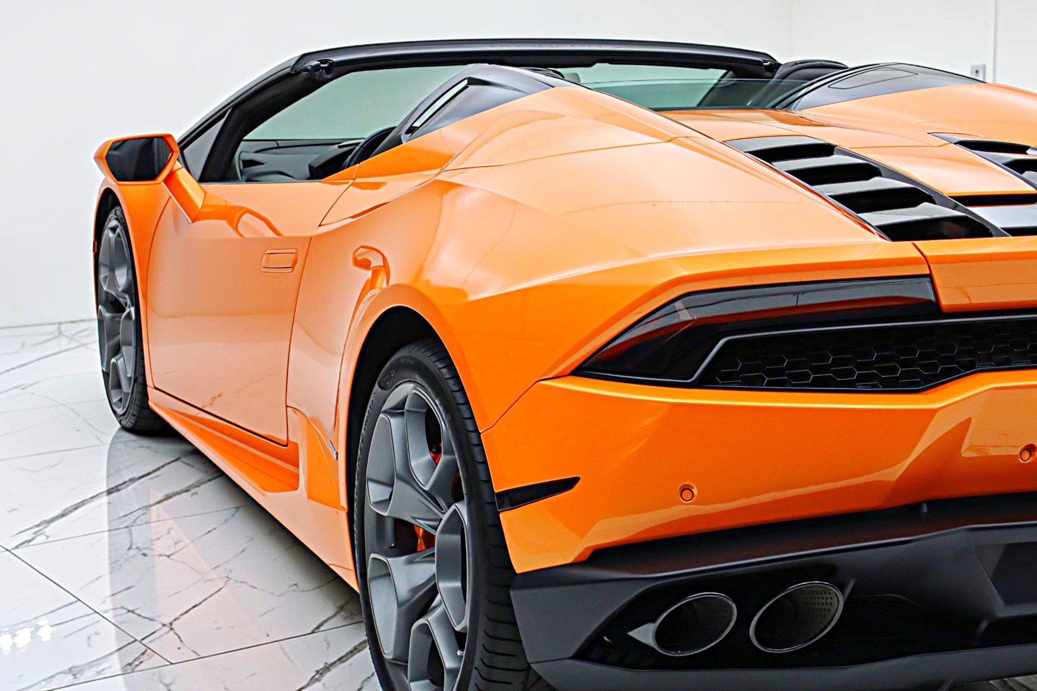 Used 2017 Lamborghini Huracan LP 610-4 AWD/4WD image 8