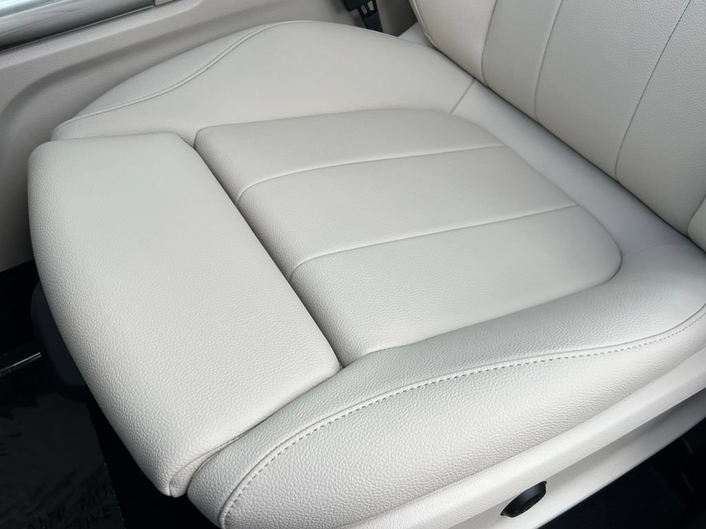 New 2026 Mercedes-Benz GLA 250 4MATIC image 11