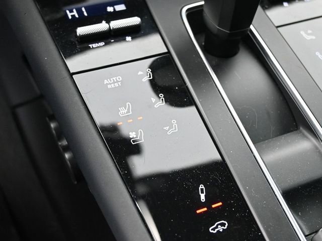 Used 2023 Porsche Macan GTS image 25