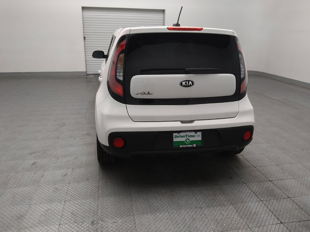 Used 2017 Kia Soul FWD image 6