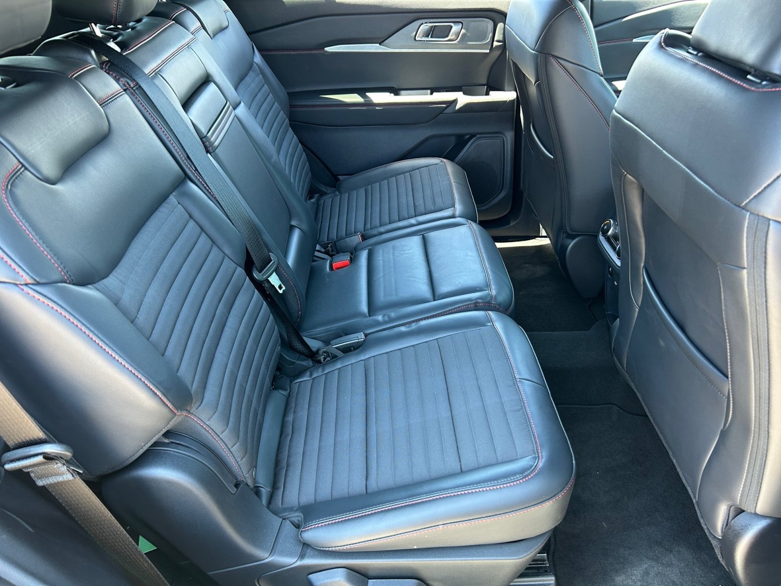 New 2026 Ford Explorer ST-Line RWD image 18