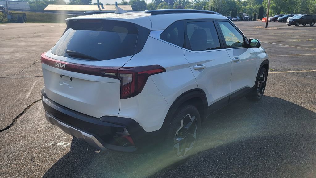 Used 2025 Kia Seltos EX w/ EX Sunroof Package FWD image 12