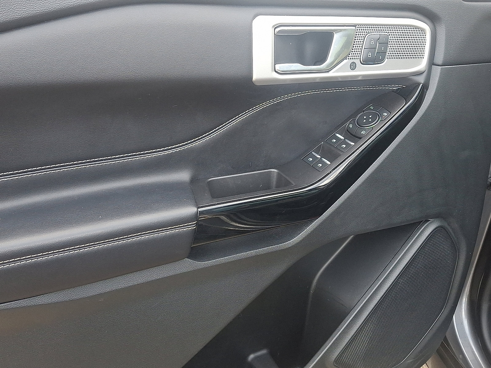 Certified 2022 Ford Explorer ST w/ Equipment Group 401A image 12