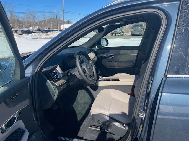 New 2026 Volvo XC90 B6 Plus w/ Protection Package Premier image 6