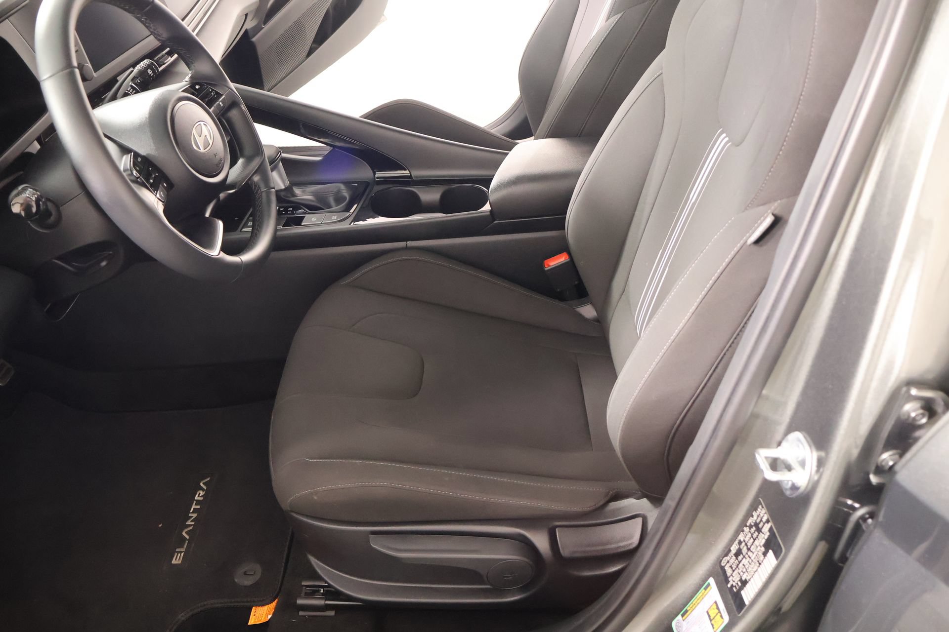 Used 2026 Hyundai Elantra SEL Sport Premium FWD image 11