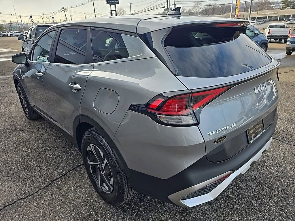 Used 2023 Kia Sportage LX image 5