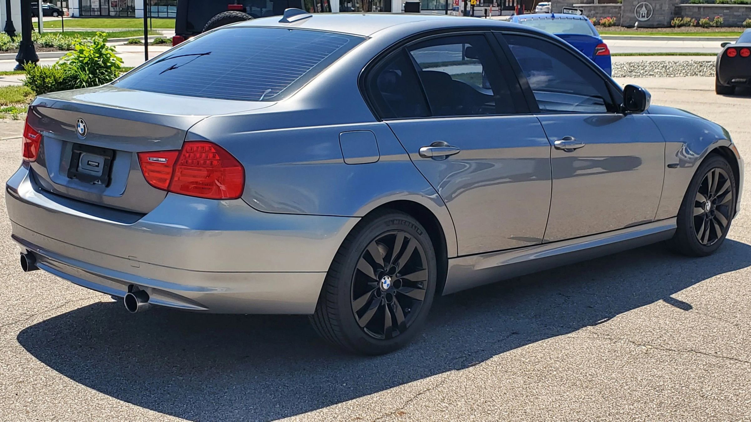 Used 2011 BMW 335i xDrive Sedan image 3