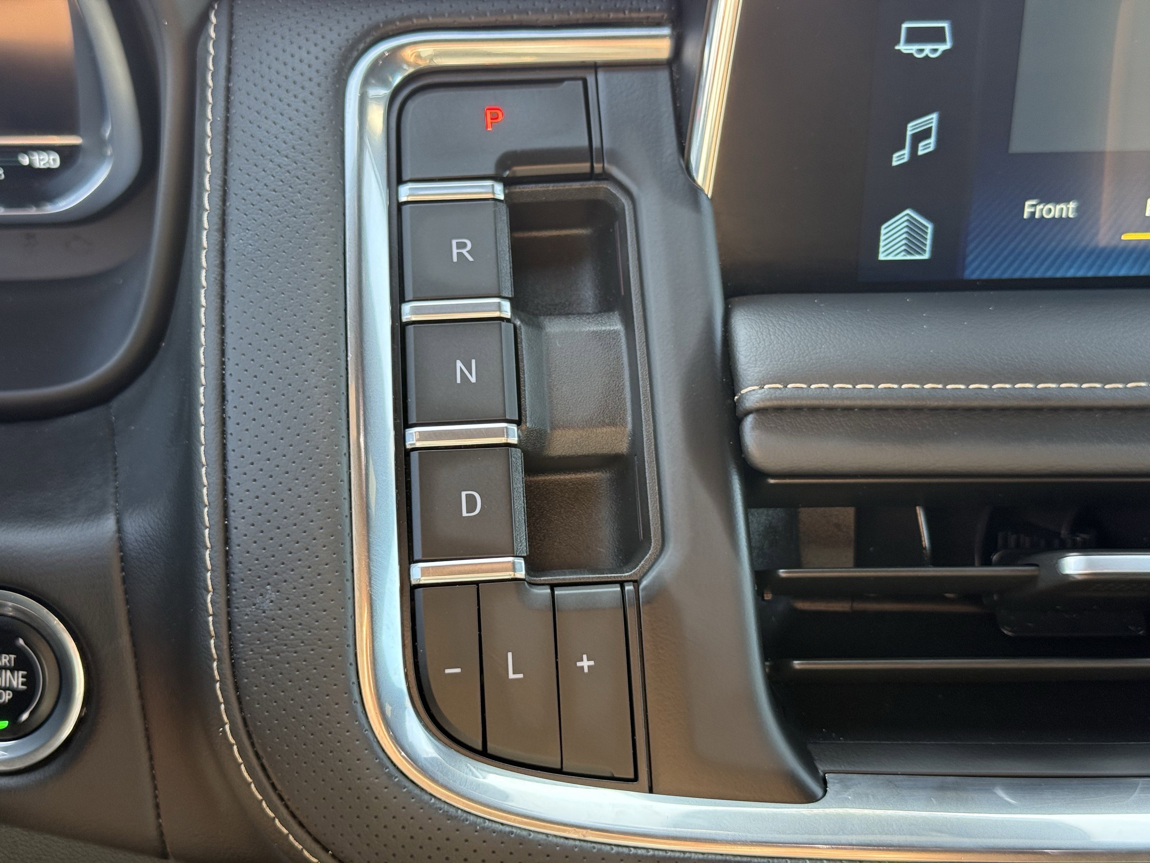 Used 2023 Chevrolet Suburban Premier image 23