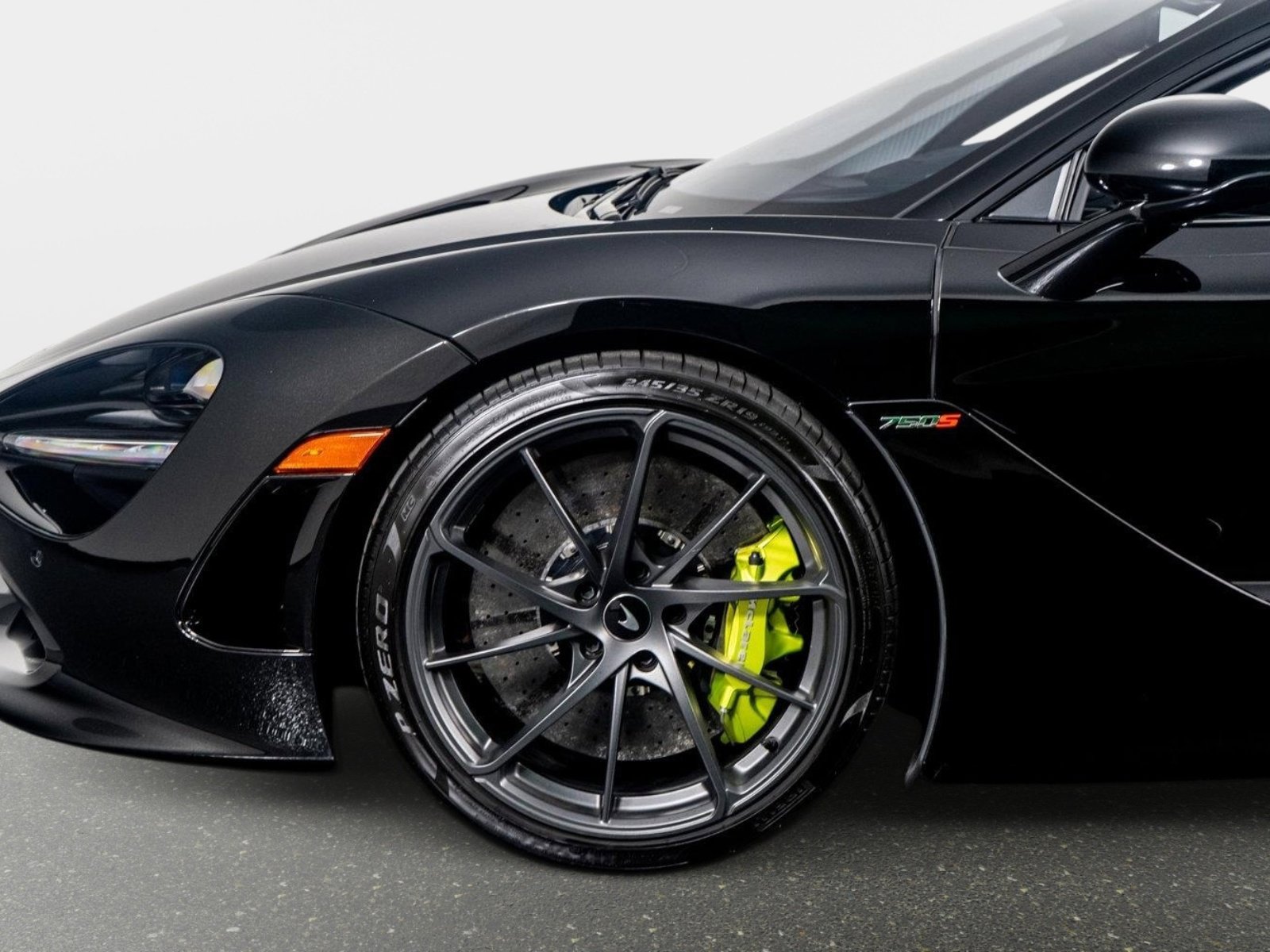 Used 2024 McLaren 750S Spider image 20