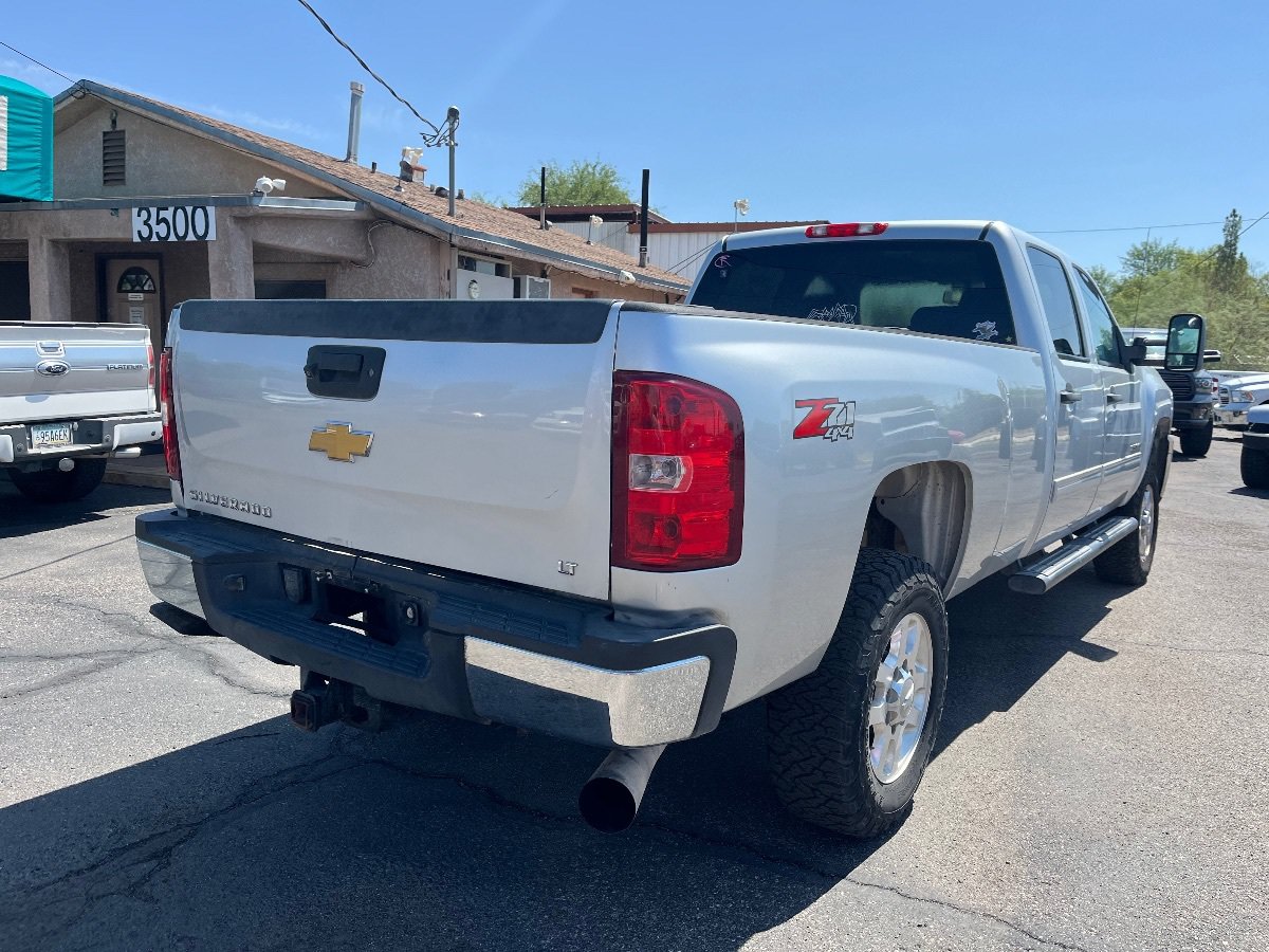 Used 2014 Chevrolet Silverado 3500 LT w/ Interior Plus Package AWD/4WD image 3