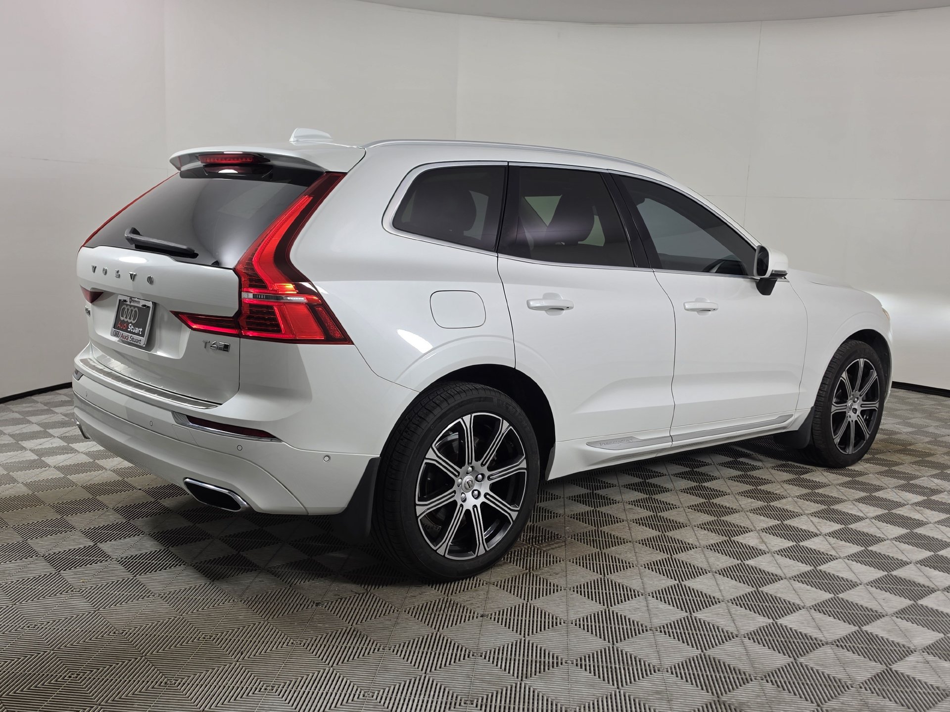Used 2018 Volvo XC60 T6 Inscription w/ Convenience Package AWD/4WD image 43
