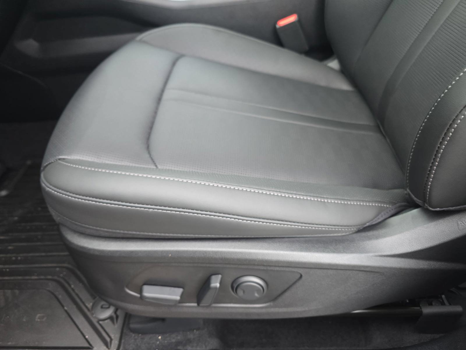 New 2026 Kia Sorento S w/ S Panoramic Sunroof Package FWD image 31