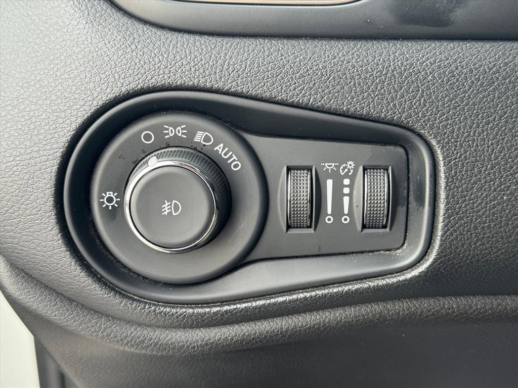 Used 2023 Jeep Renegade Latitude image 20