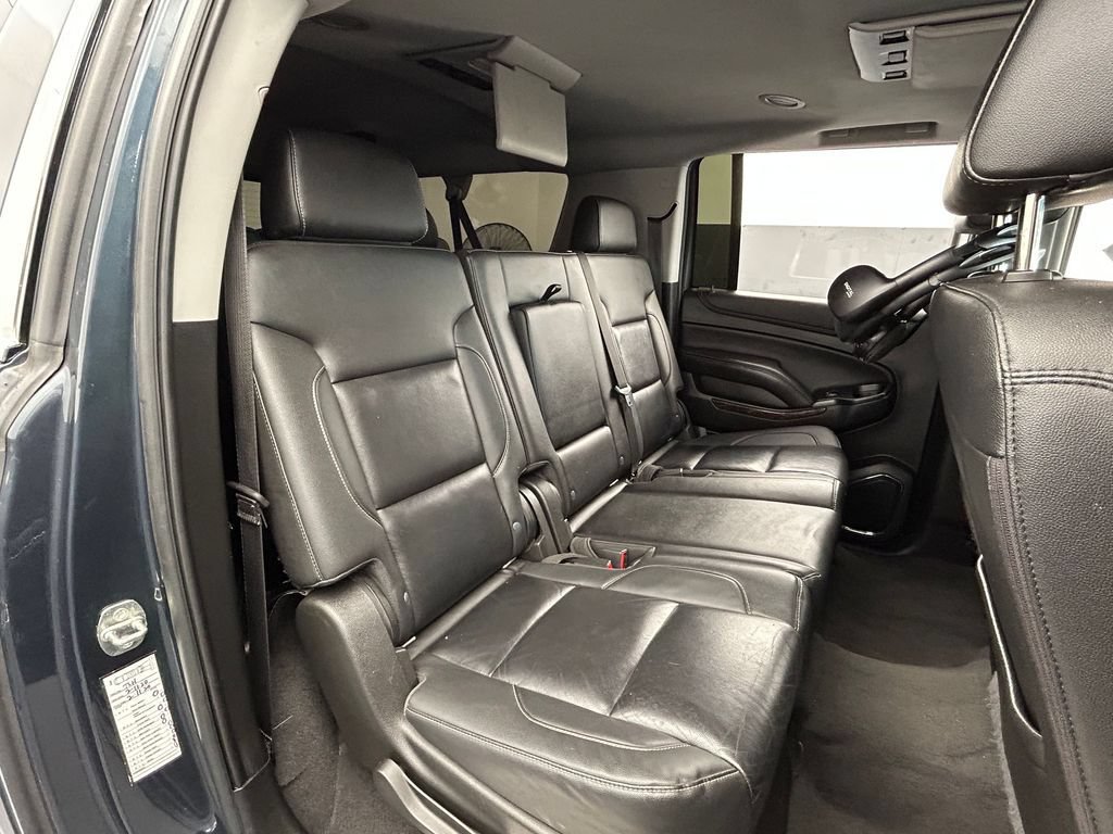 Used 2020 Chevrolet Suburban LT RWD image 53