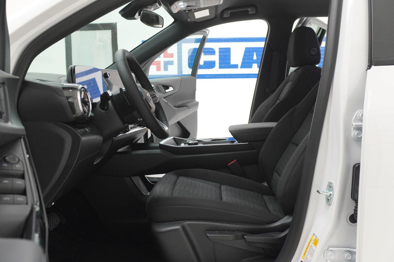 New 2027 Chevrolet Equinox LT FWD image 6