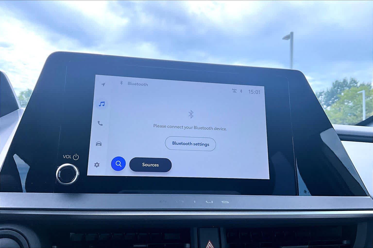 Used 2025 Toyota Prius XLE FWD image 33