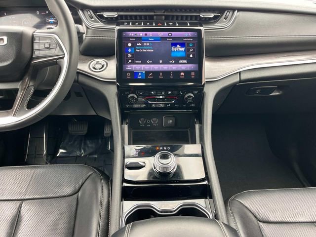 Certified 2023 Jeep Grand Cherokee Limited w/ Luxury Tech Group II image 5