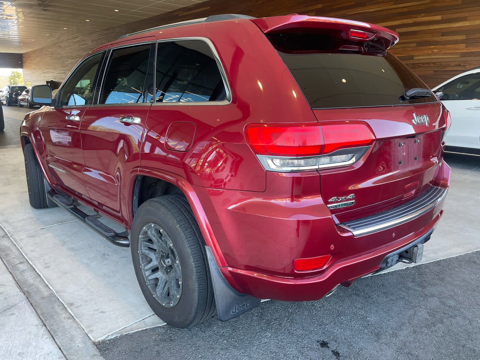 Used 2015 Jeep Grand Cherokee Overland w/ Mopar Chrome Edition Group image 3