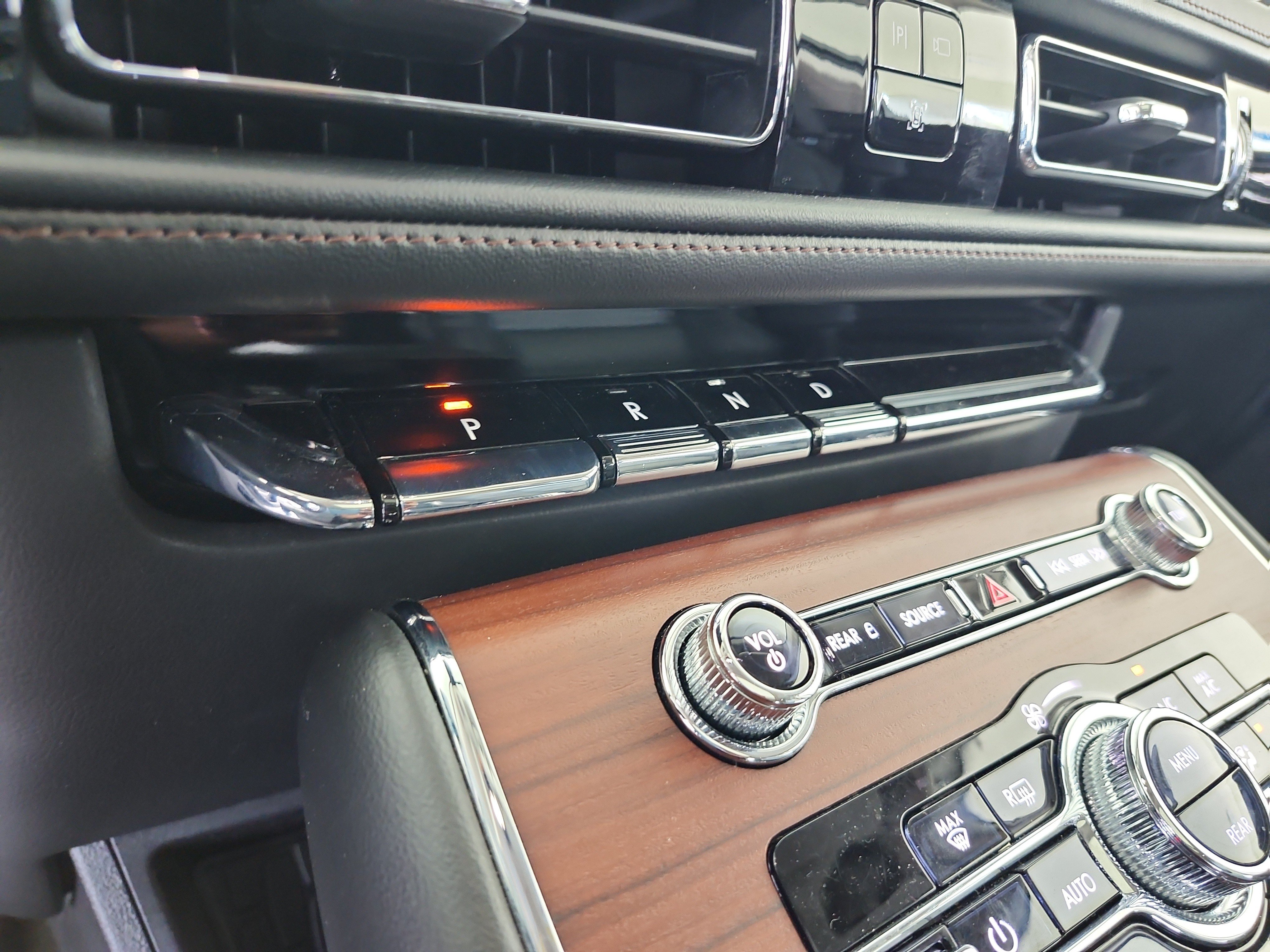 Used 2024 Lincoln Aviator Reserve RWD image 15