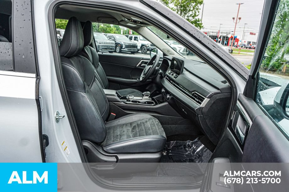 Used 2025 Mitsubishi Outlander SE FWD image 25