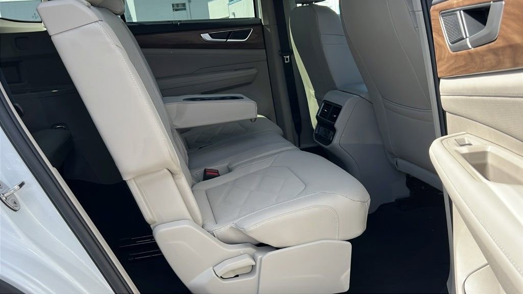 New 2026 Volkswagen Atlas SE image 11