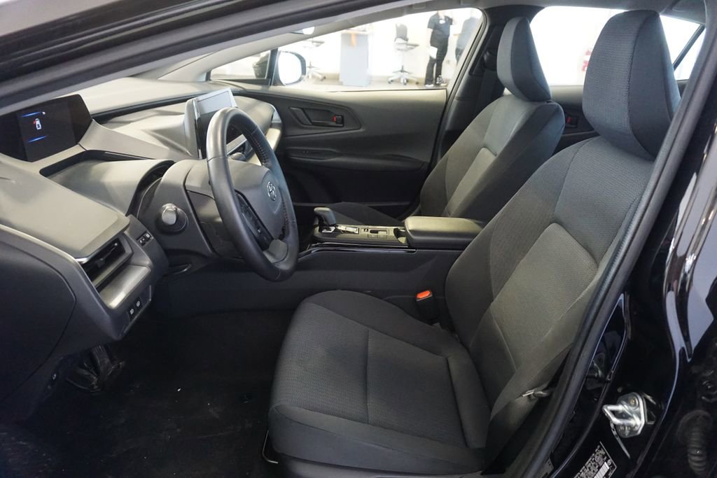 Used 2023 Toyota Prius LE FWD image 16