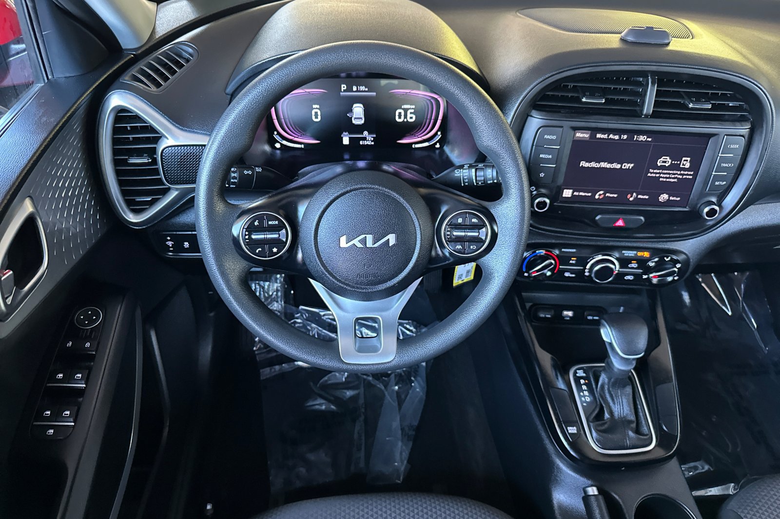 Used 2024 Kia Soul LX w/ Option Group 015 FWD image 15