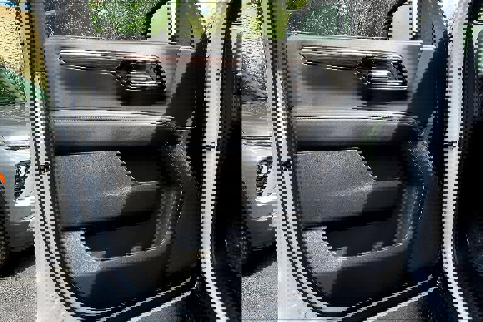 Certified 2025 Chevrolet Tahoe LS RWD image 22