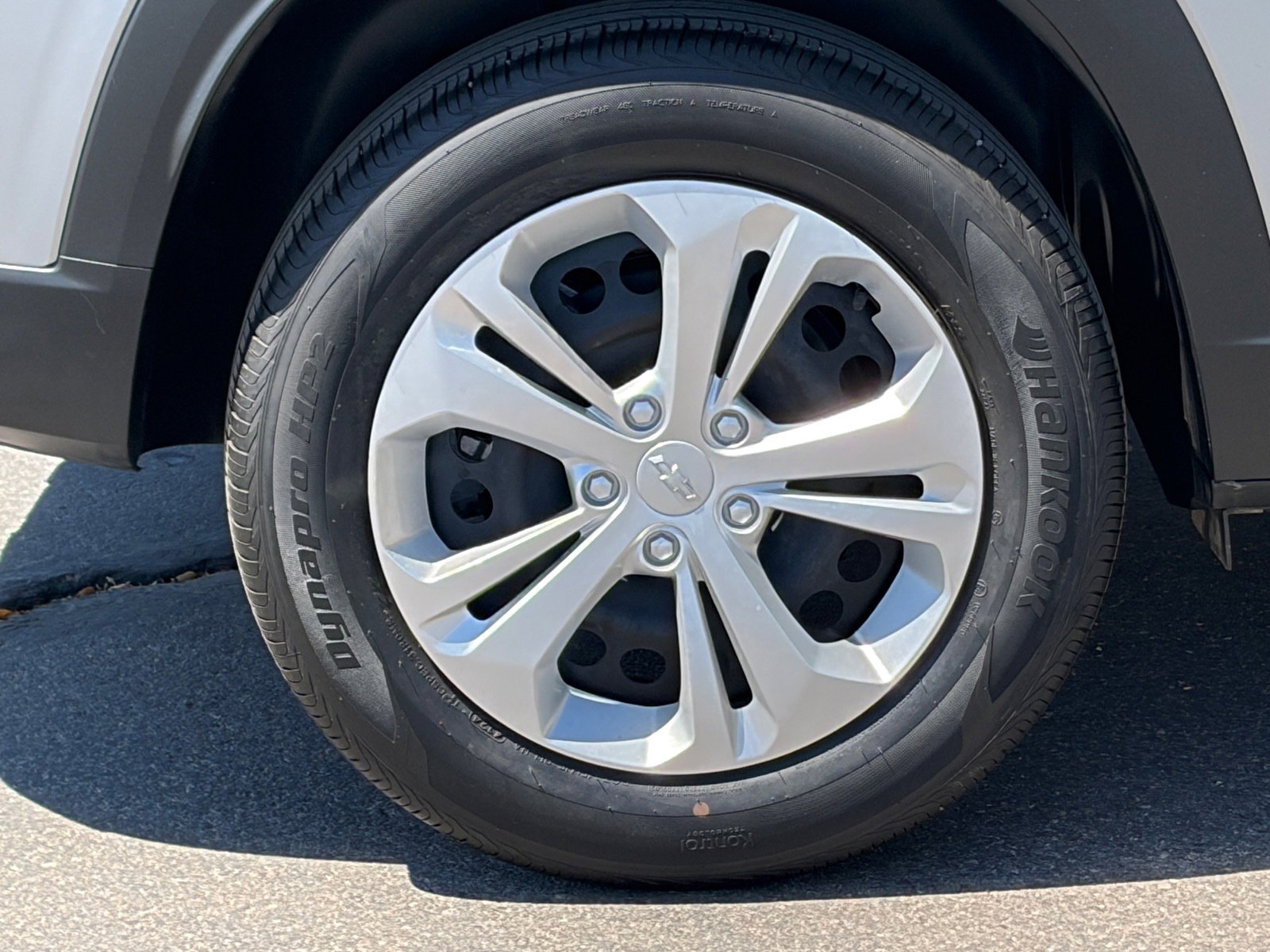 Used 2025 Chevrolet Trax LS image 10