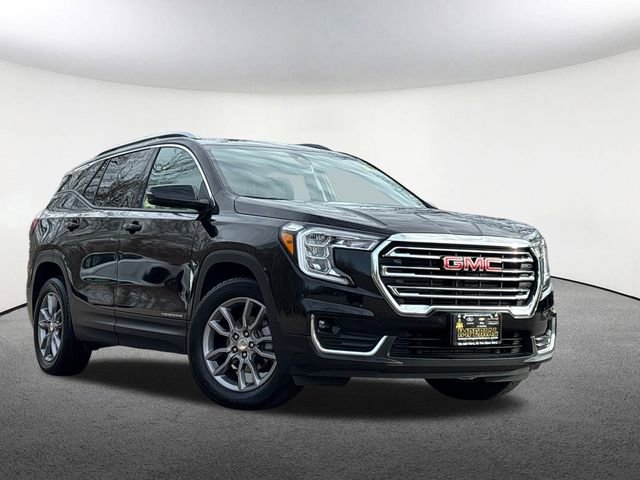 Used 2024 GMC Terrain SLT image 2