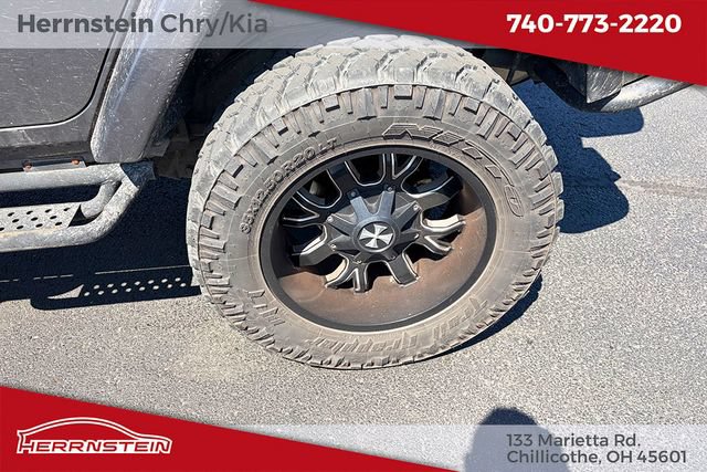 Used 2016 Jeep Wrangler Unlimited Sahara AWD/4WD image 13