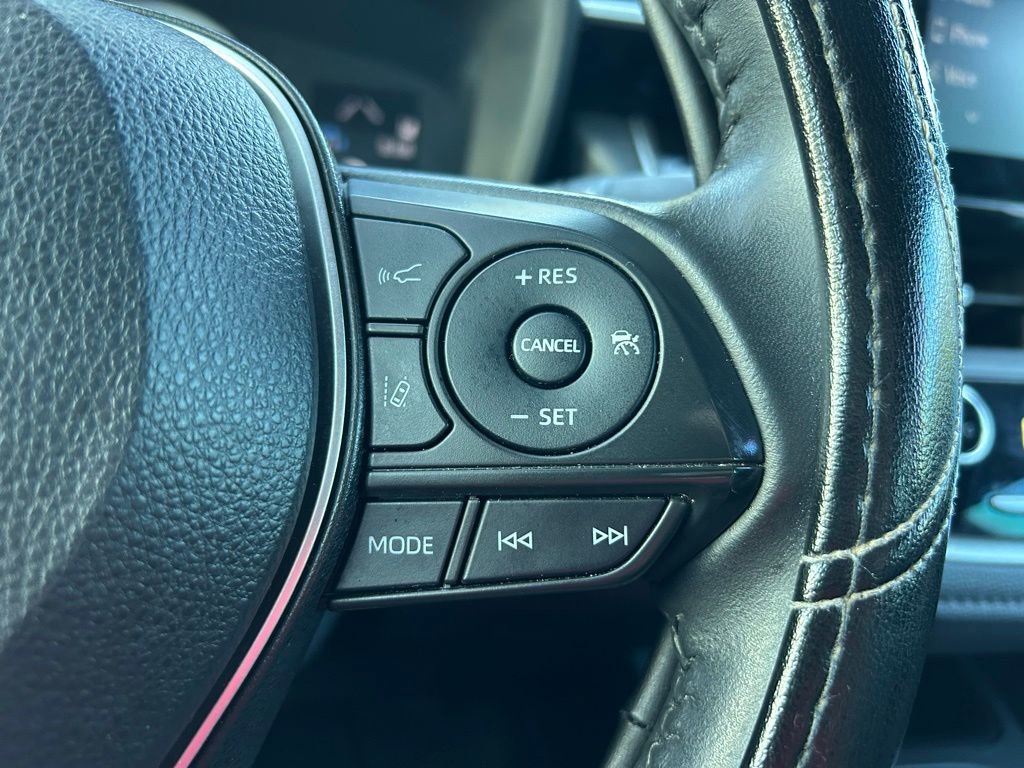 Used 2022 Toyota Corolla SE w/ SE Premium Package FWD image 18