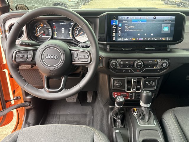 Used 2025 Jeep Wrangler Unlimited Sport AWD/4WD image 7