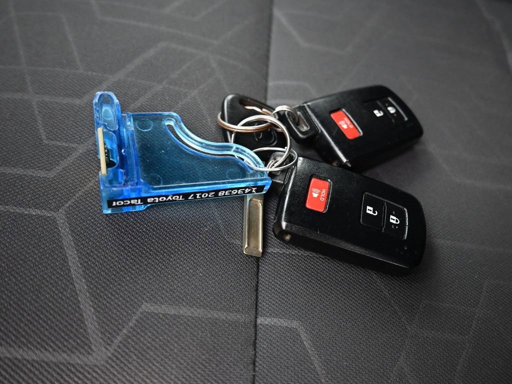 Used 2017 Toyota Tacoma TRD Sport image 52