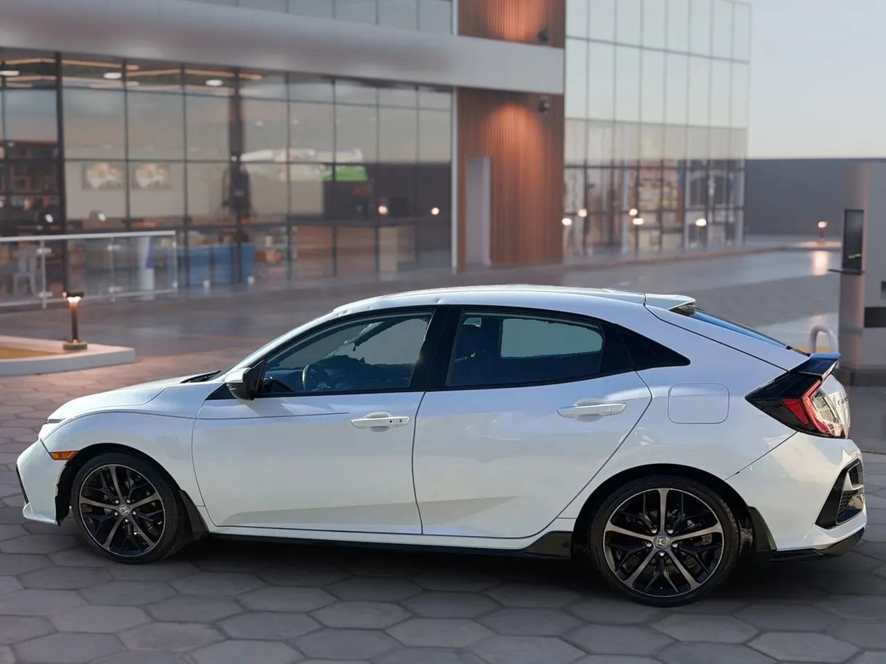 Used 2021 Honda Civic Sport image 3