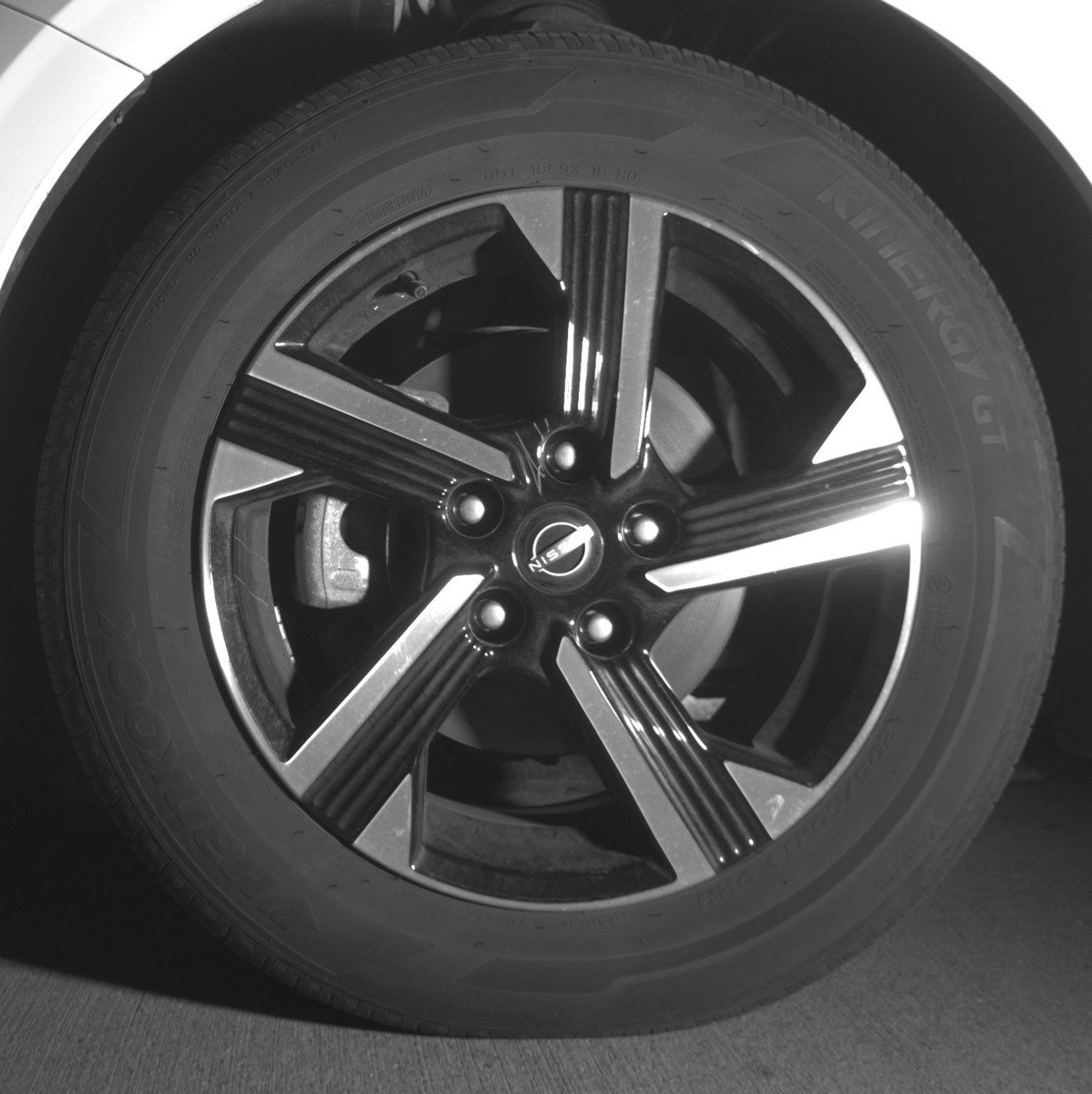 Used 2025 Nissan Sentra SV FWD image 11