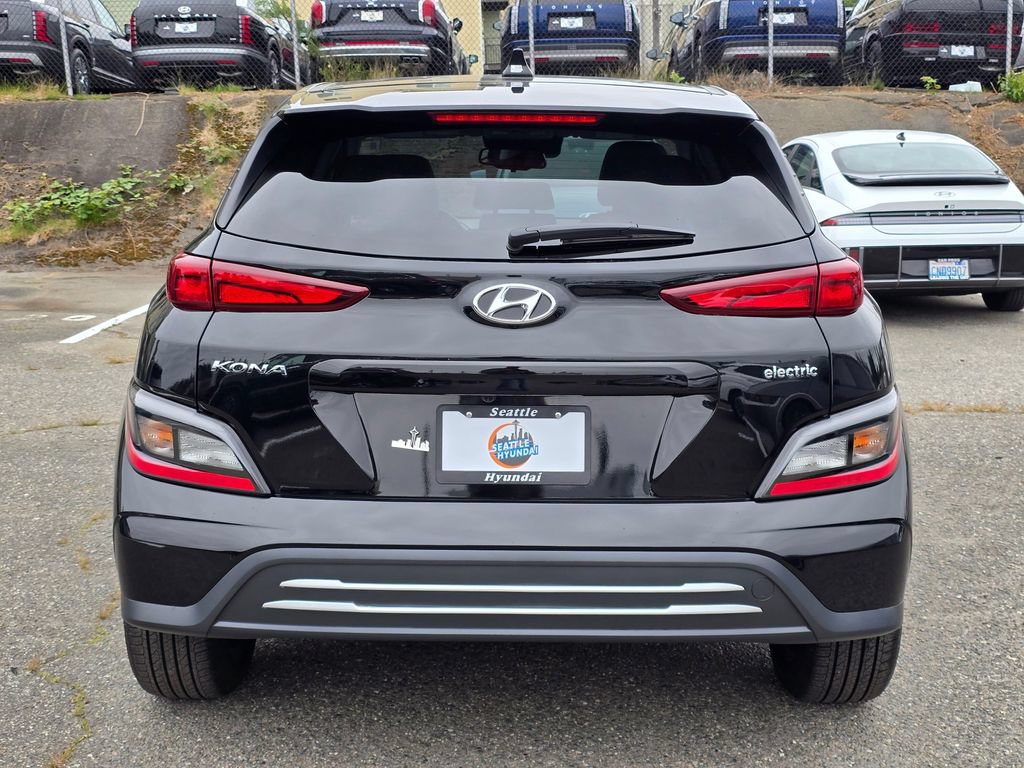 Used 2023 Hyundai Kona SE FWD image 6