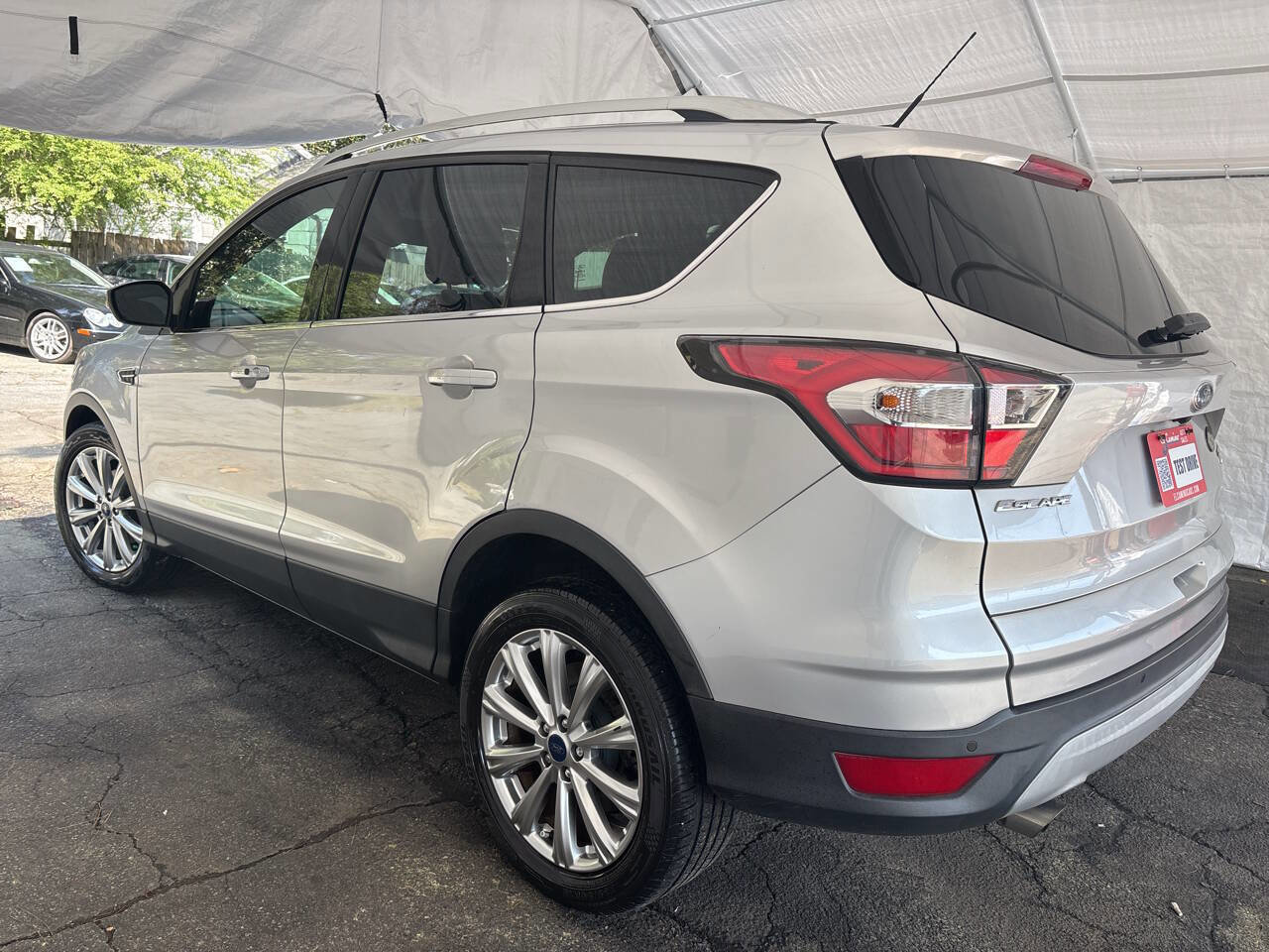 Used 2017 Ford Escape Titanium image 3