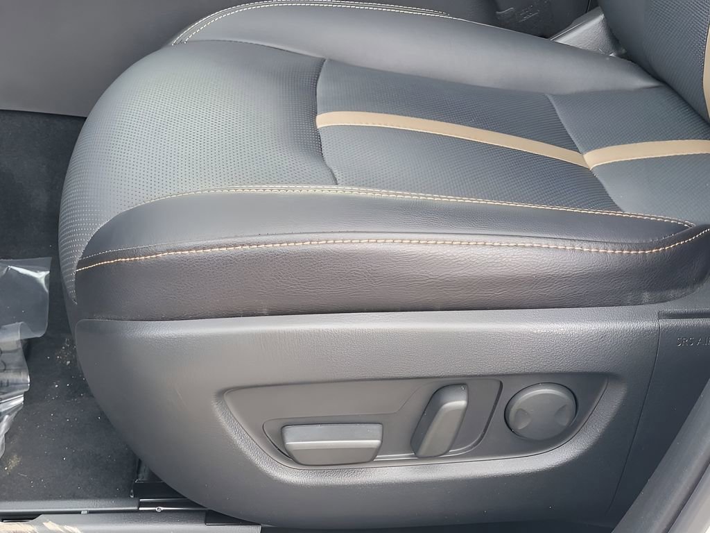 Used 2025 MAZDA CX-70 Plug-In Hybrid w/ Premium Plus image 11