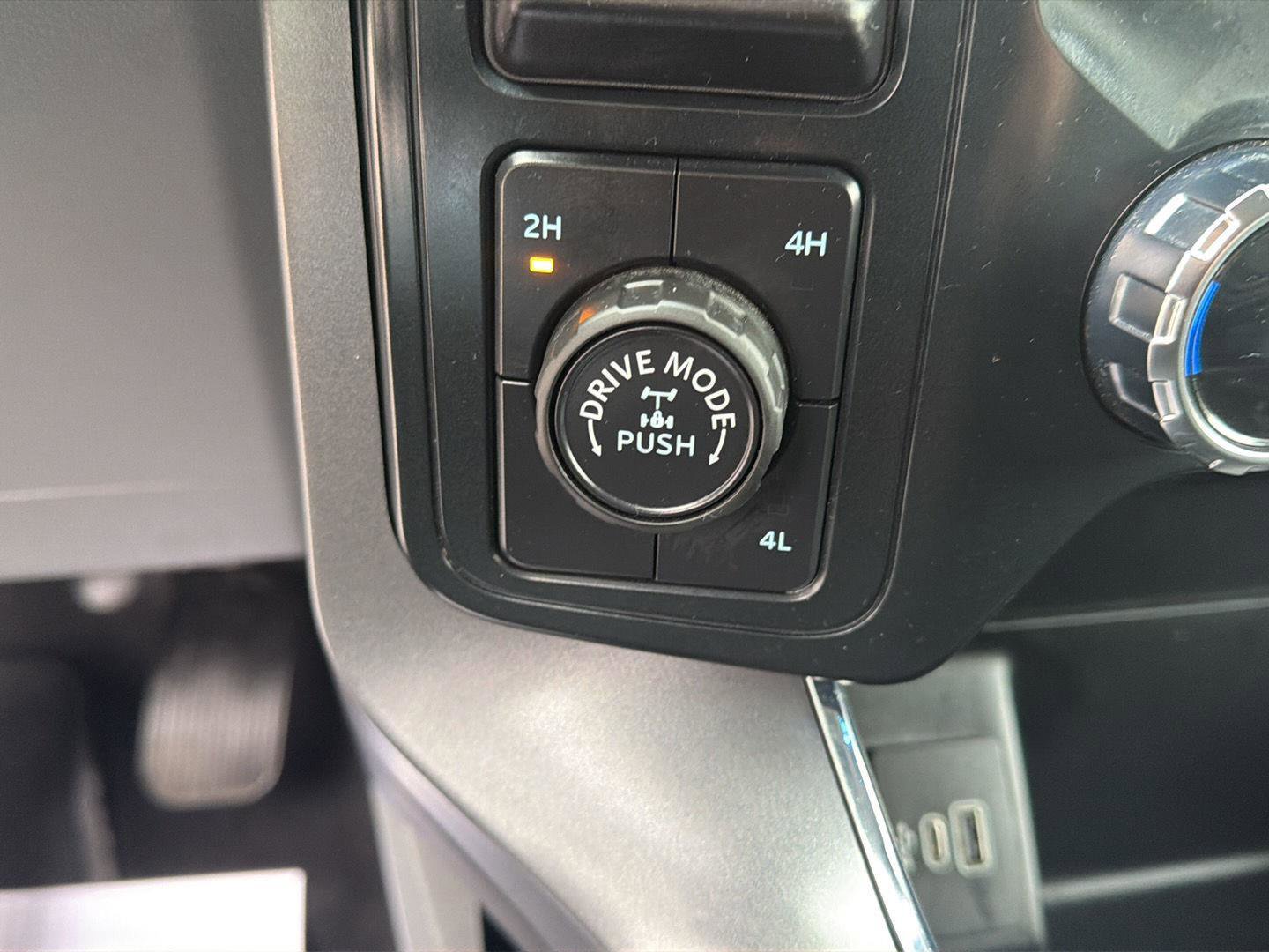 Used 2025 Ford F150 XLT w/ Equipment Group 301A Standard AWD/4WD image 20