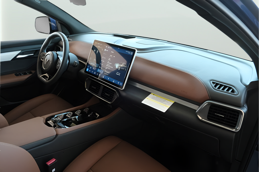 New 2025 VinFast VF 8 Plus AWD/4WD image 15