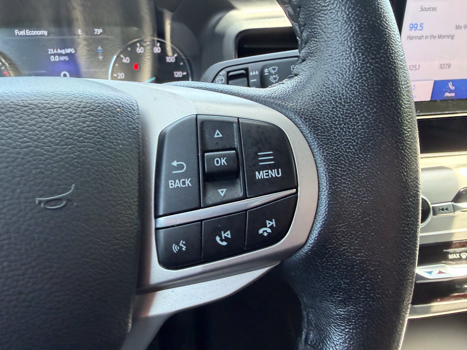 Used 2022 Ford Explorer XLT AWD/4WD image 30