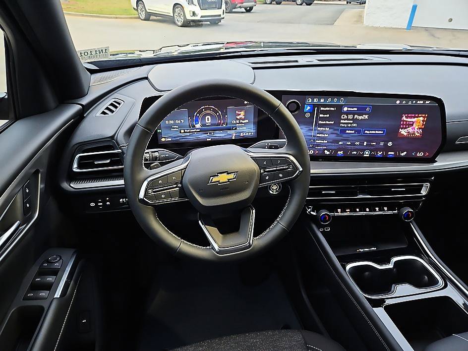 New 2027 Chevrolet Traverse LT FWD image 13