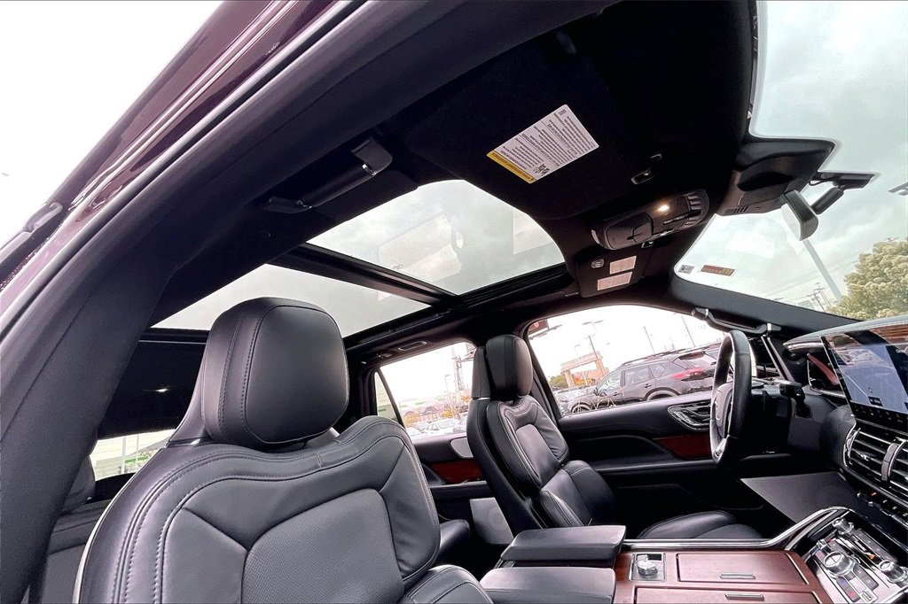 Used 2023 Lincoln Navigator Reserve image 20