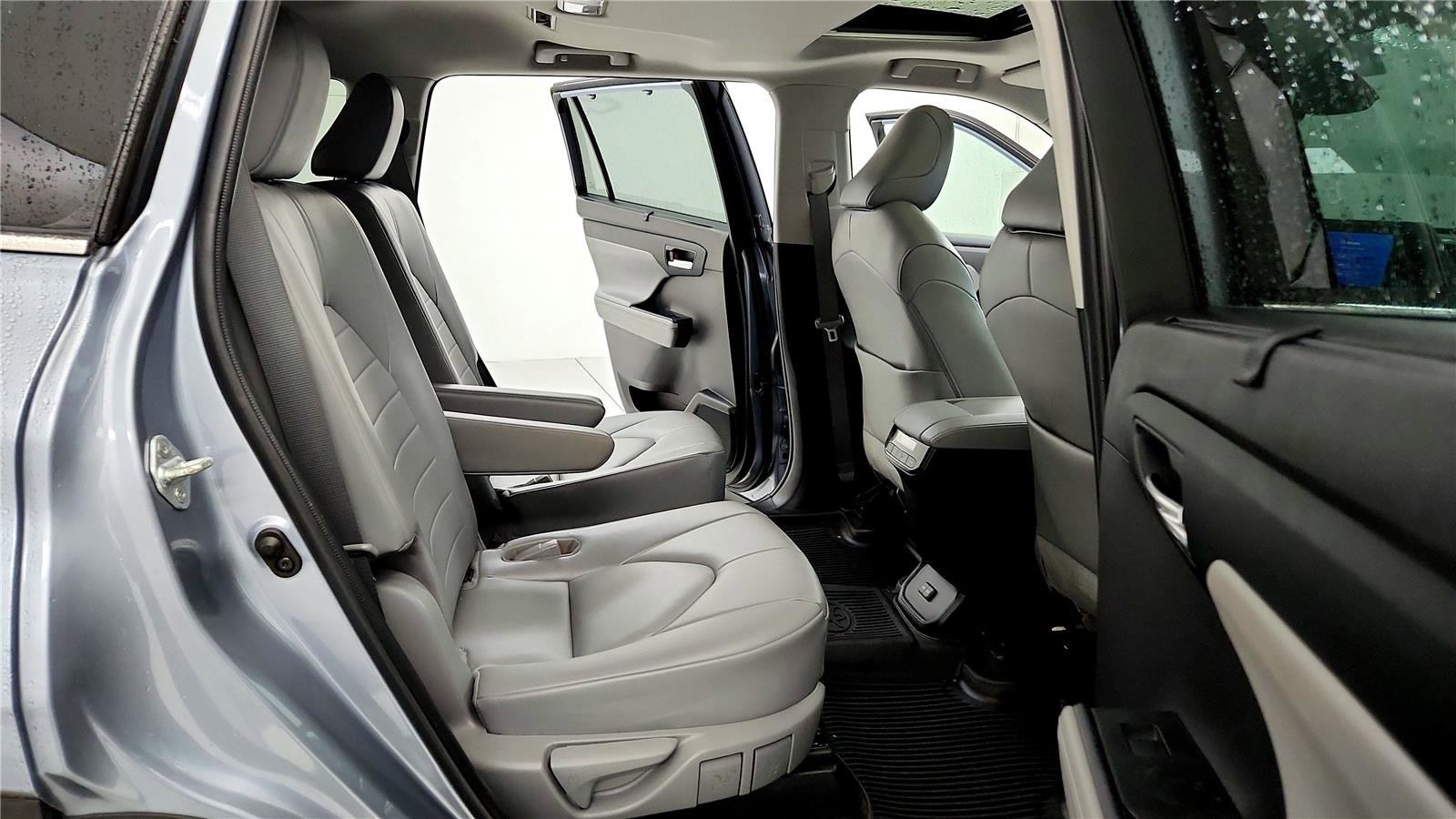 Certified 2023 Toyota Highlander XLE image 11
