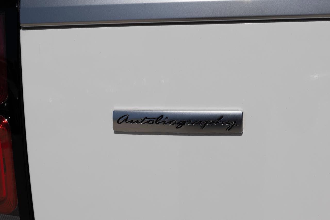 Used 2017 Land Rover Range Rover Autobiography image 11