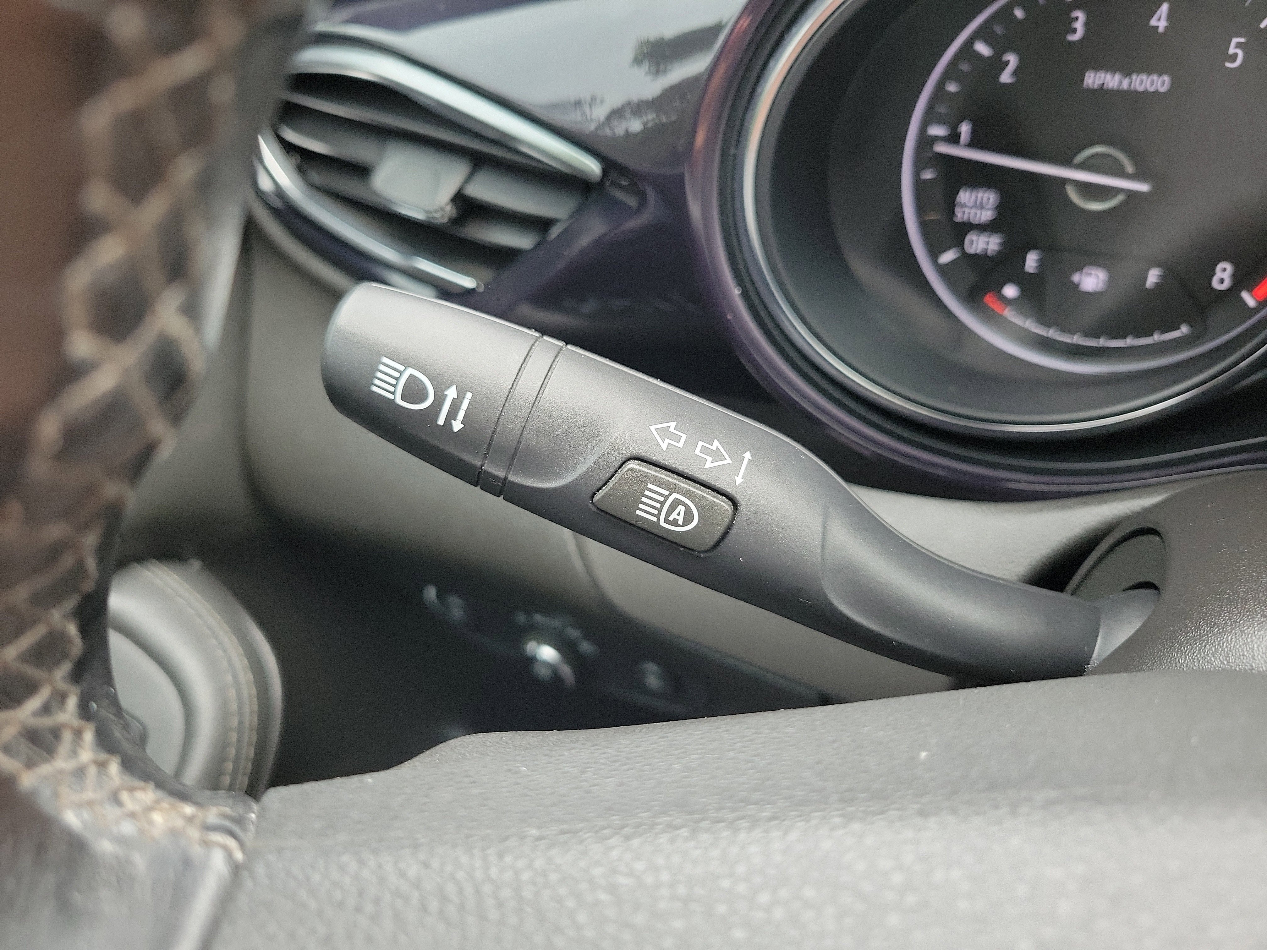 Used 2020 Buick Encore GX Select FWD image 27