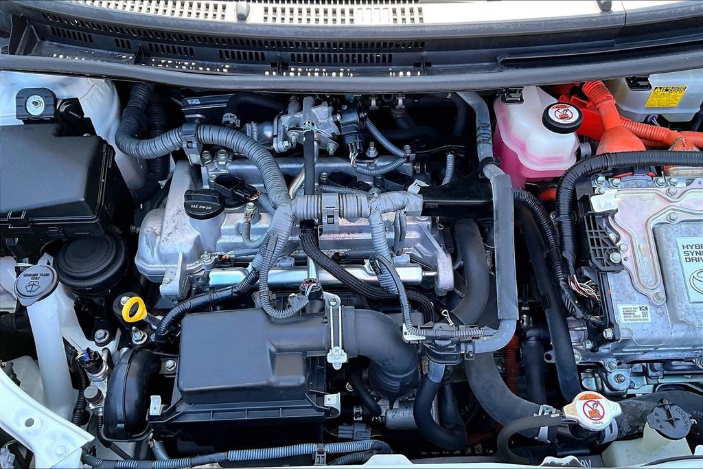Used 2018 Toyota Prius C One w/ Carpet Mat Package FWD image 31