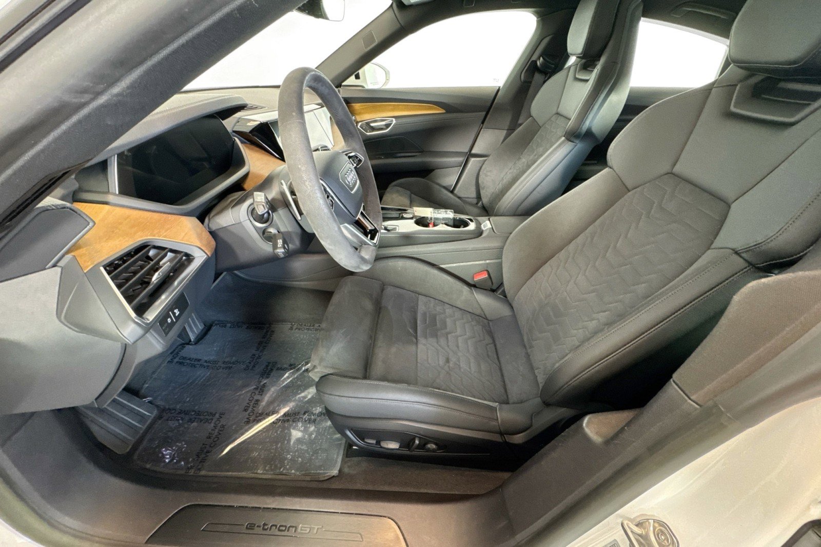 Used 2022 Audi e-tron GT Premium Plus image 19